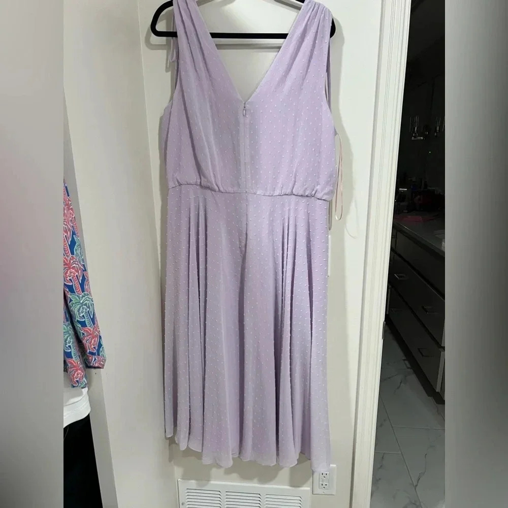 NWT Gal Meets Glam Hilary Dress in Lilac - Picture 3 of 4